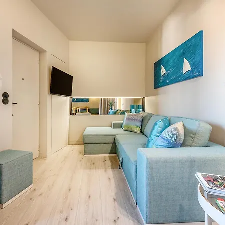 Deluxe By Homing Cascais